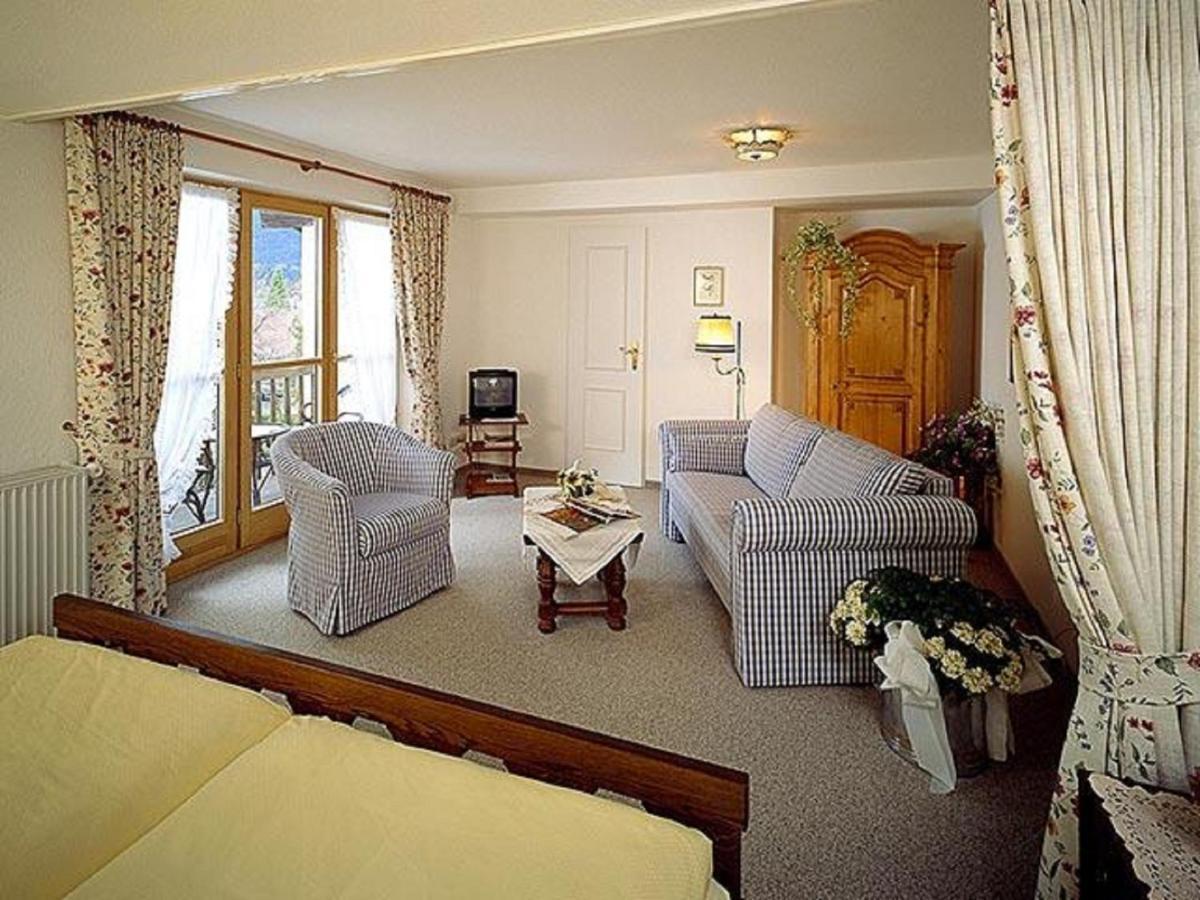 Gaestehaus Antonia Гарміш-Партенкірхен Екстер'єр фото